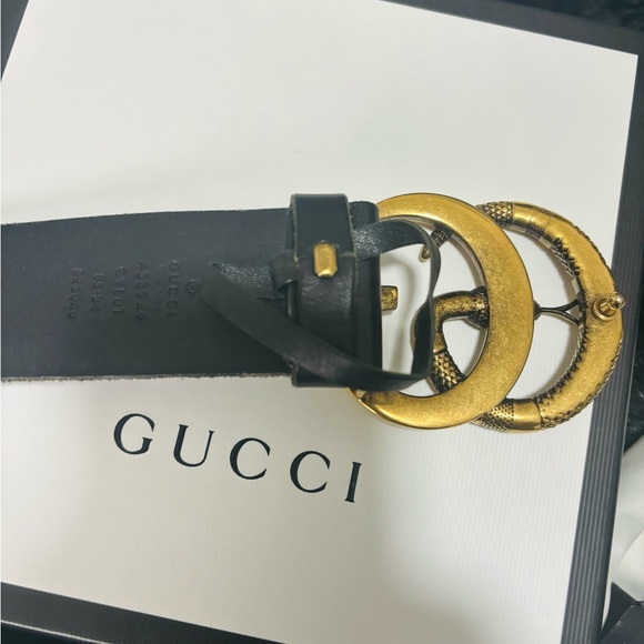 Gucci Men’s Belt Leather with Double G Buckle with Snake. - Picture 4 of 6